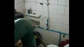 Preview 2 of Cum Tribute Movies - bathinggirl.MOV