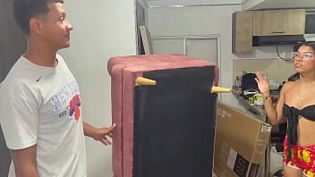 Preview 1 of Porntube Video Video - chica latina me pide que la folle duro a cambio de hacer una reforma en su apartamento