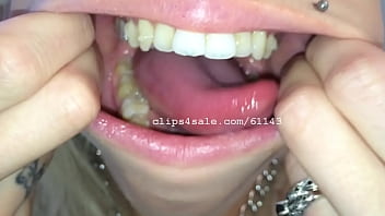 Preview 2 of Pussy Licking Plumber - Mouth Fetish - Vyxen Mouth Video 2
