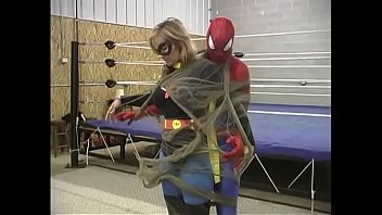Preview 3 of Banyodan Cikinca Sikiyor - Spiderman and Flygirl