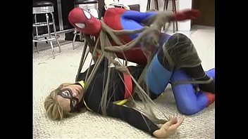 Preview 4 of Banyodan Cikinca Sikiyor - Spiderman and Flygirl