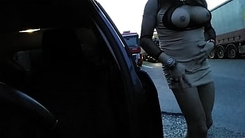 Preview 2 of Gilf Sexual Ffm - je montre mes seins a un routier