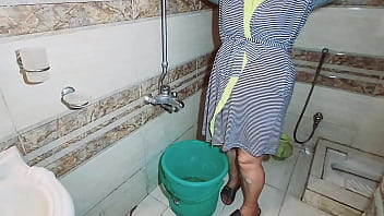 Preview 1 of English Xxx Film Hind Vid - Muslim Bbw Wife Caught on Camera while taking Bath naked,  indian big ass,  big boobs and big pussy