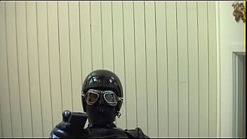 Preview 2 of Hd Paran - Roxina1998RubberOxCloseUp300598.WMV