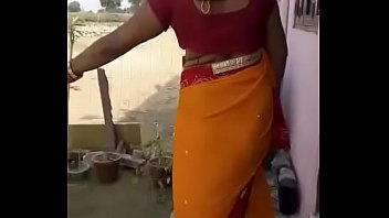 Preview 1 of Yaritza Canche - dancing aunty navel exposing