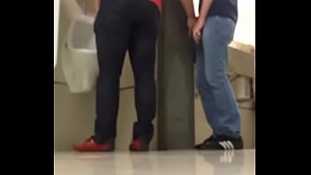 Preview 4 of Wife And Servant Boy - Jalandose la verga en ba&ntilde_os publicos