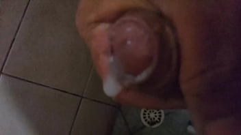 Preview 4 of Xxx Cuve - Fui toma banho e bate uma pra minha namorada litros de porra