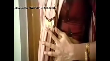 Preview 3 of Animal Women Xxx Video Hd - Desi bhabhi hot side boobs and tummy view in blouse for boyfriend 22 sec