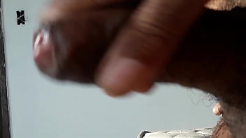 Preview 1 of House Guest Mom - Batendo e gossando pensando no amigo