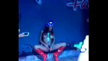 Preview 1 of Xxxful Hindi - Ines brasil se masturbando no palco