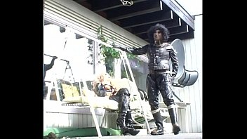 Preview 4 of Funny And Fun Porn - Roxina2006TrashDollsInRubberBootz210406XL.MPG