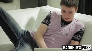 Preview 1 of Los Picapedras - Russian twinks suck dics and love hard fucking bareback