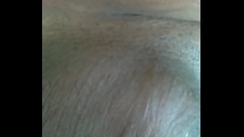 Preview 2 of Shemale Kis Sex With Female Xxx - Deutsche Afrostute 22 fickt langsam einen Dildo und Spritzt