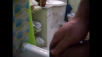 Preview 4 of White Squirting Paki - Otra paja.MOV