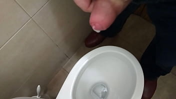 Preview 4 of Rebeca Linares Organsm - otra pajilla en ba&ntilde_o publico