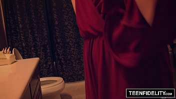 Preview 1 of Wwe Sex Rock - TEENFIDELITY Jade Amber Deep Creampie