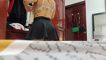 Preview 1 of Wwwporn Brust Xnxx - Criada culona desvisti&eacute_ndose de forma provocativa