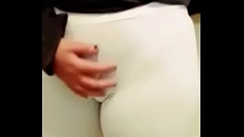Preview 2 of Cuckold Feet Slave - 6953945 me masturbando sobre legging branca e peitoes de fora