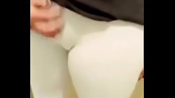 Preview 1 of Cuckold Feet Slave - 6953945 me masturbando sobre legging branca e peitoes de fora