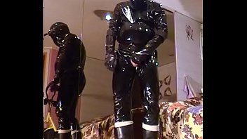 Preview 1 of Ago Bittorrent Teen - Roxina2002RubberOxFullGear140202.WMV