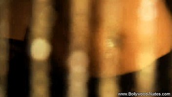 Preview 3 of Vena Milk Xxx Potos - Seductress Indian MILF Dancer