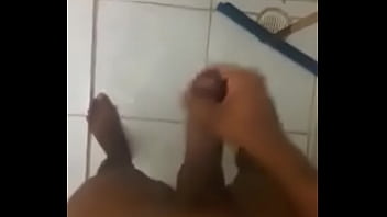 Preview 2 of Assanty - gosando no banheiro