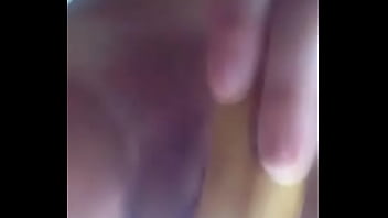 Preview 2 of Mobel Vedio - dandose duro con una banana