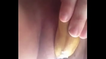 Preview 4 of Mobel Vedio - dandose duro con una banana