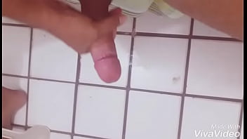 Preview 3 of Sex Saat Lagi Mandi - Gozando gostoso em casa