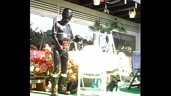 Preview 1 of Fresh Tube Porn Chuva - Roxina2006RubberRiderInGarden180806.MPG