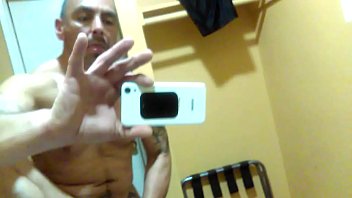 Preview 4 of Brazwer Sixy - Maduro mostrando polla