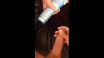 Preview 3 of Azeri Porn Tube - Gozada no sofa