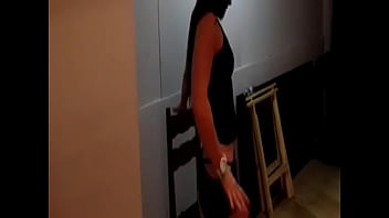 Preview 1 of Push Lovense - Bailando SEXY para mis amigos