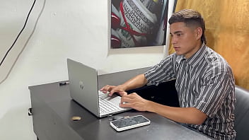Preview 1 of Billy And Owen - Mi sucia latina secretaria me seduce con su rico culo en mi oficina y me pide que la folle rico 1PT