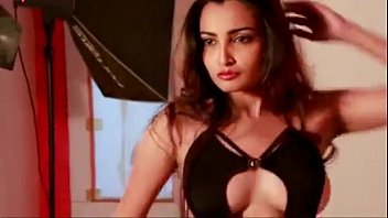 Preview 2 of Bay Mom Malika - Damn Beautiful Indian Model  Awesome Shoot Hot
