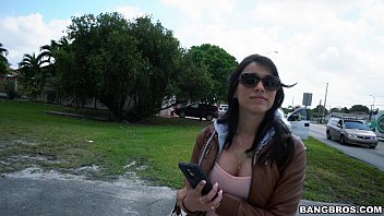Preview 1 of Mornourn Girls - Jessi and her Bangin&rsquo_ Ride through Hialeah on BangBus (bb15050)
