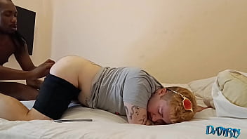 Preview 2 of First Time Fucking Vadio - levando rola grossa e preta no cuzinho rosa tatuado (COMPLETO NO RED)
