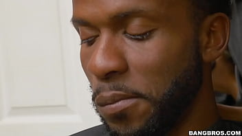 Preview 2 of Sister Pussy Filled With Jizz - Freaky white girl can&rsquo_t resist big black cock