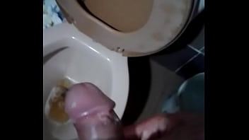 Preview 4 of Pasa Vido - Mijando no vaso