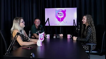 Preview 4 of Iznln Rn - Aproveitou os nudes para monetizar,  fez foto se masturbando com banana e gosta de fazer atendimento,  mas... - Jujube Del&iacute_cia (SHEER/RED)