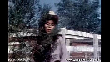 Preview 1 of Ma Ne Son Ko Choda Hindi Talking - An Outdoor Sex With A Live Viewer