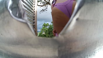 Preview 1 of 7 Sins Game - C&aacute_mara en cabina de playa captura a mujer latina de curvas impresionantes