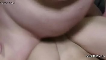 Preview 3 of Hairy Pussy Alert - Bruder fickt seine Stief-Schwester und besamt ihr Gesicht