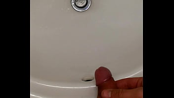 Preview 4 of Face Orgasme Asia - Pissing in hotel bathroom sink