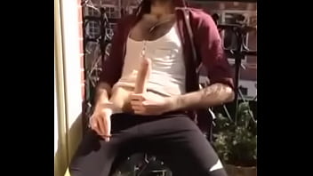Preview 2 of Lun Lmba Wala Xxxx - Italian with a massive cock jerking on balcony
