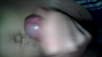 Preview 2 of Tasya Shilla - Un joven de 21 a&ntilde_os cumple su DeZeo de m&aacute_sturbarse en la cama de su madre