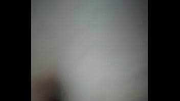 Preview 4 of Ladyboy In Bathtub - Comendo o c&uacute_ da esposa safada
