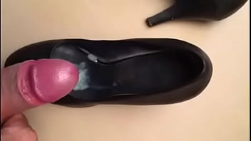 Preview 4 of Hot Kissing Amateur - trim.F1146DC4-DAED-4514-8D7C-938A2F4A68A5.MOV