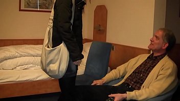 Preview 1 of 3 Some Cougar - Opa Rammelt Junge Nutte HD 720p
