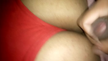 Preview 2 of Paki Cuple - Seme cae el celular en la nalga de mi prima